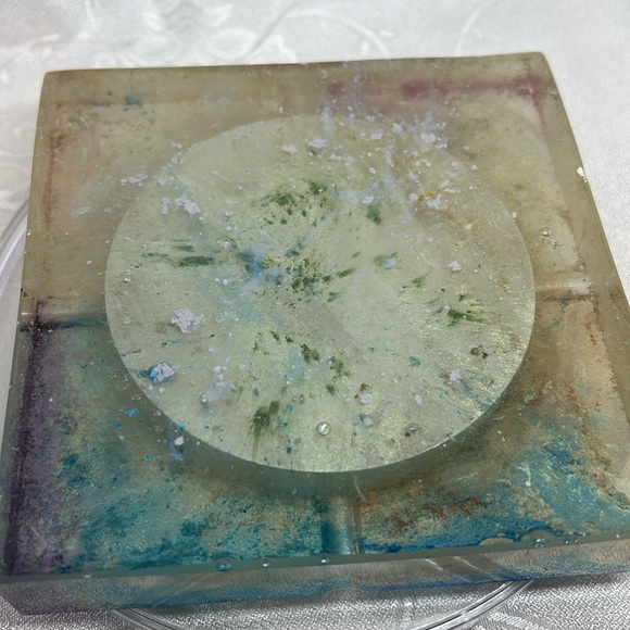 A large ashtray - Picture 4 of 11